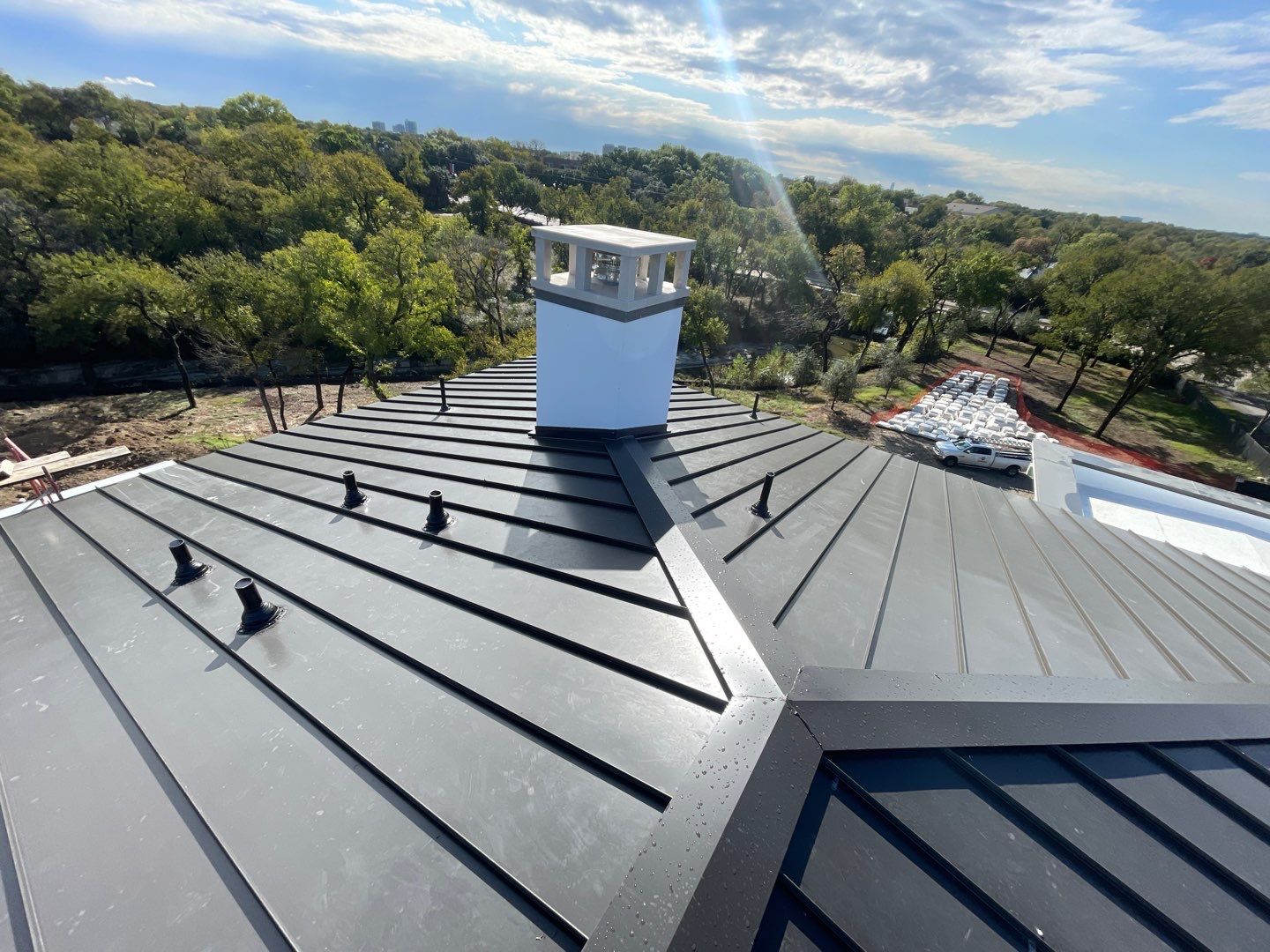Valleys converging at the chimney